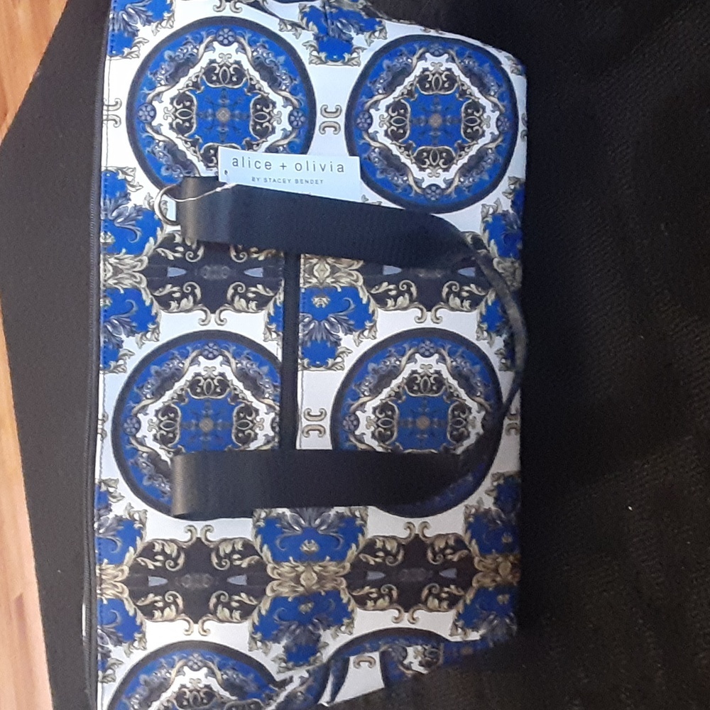 Alice & Olivia Duffle Bag - Picture 2 of 14